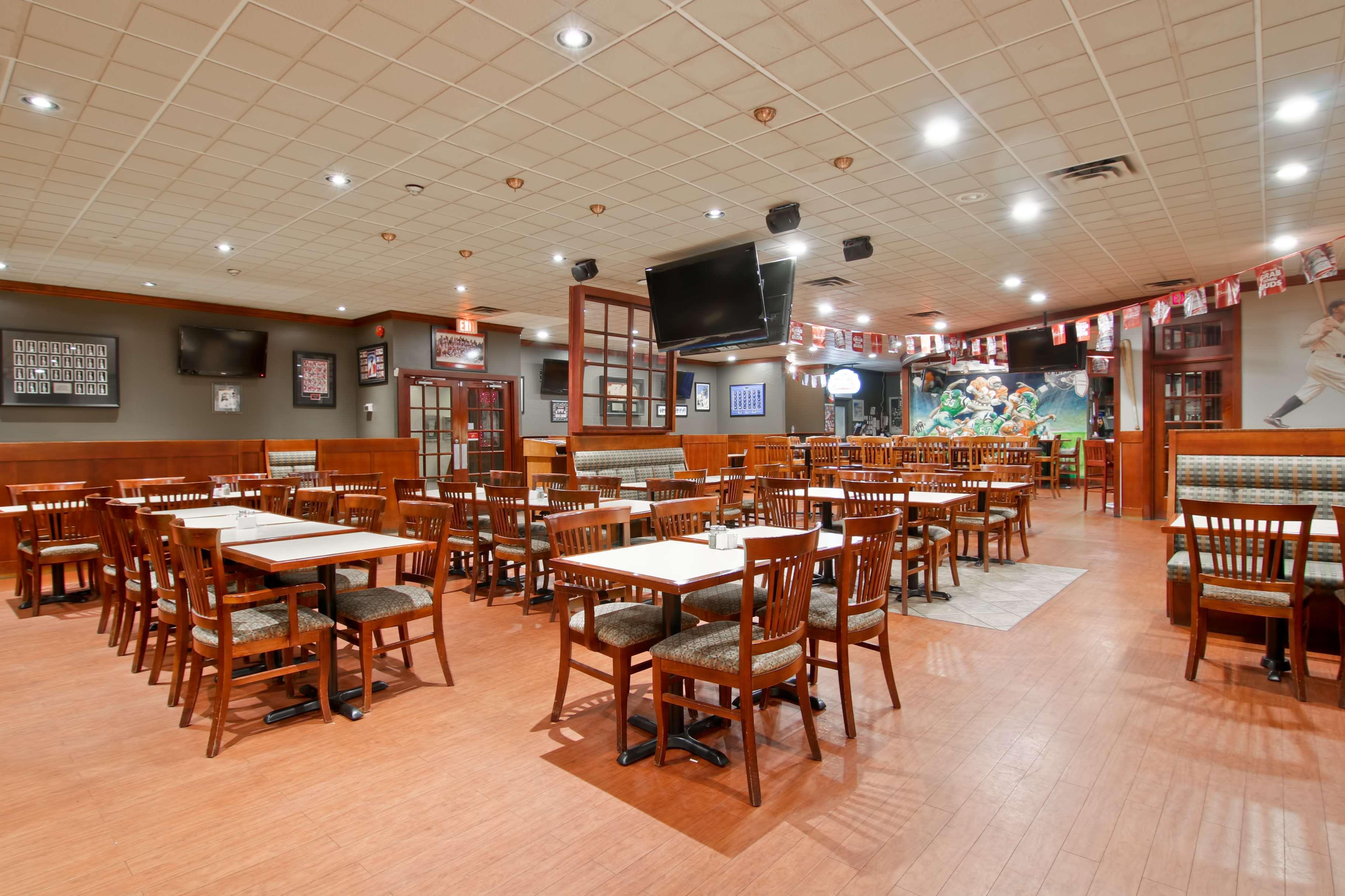Best Western St Catharines Hotel & Conference Centre Sainte-Catherine Екстериор снимка