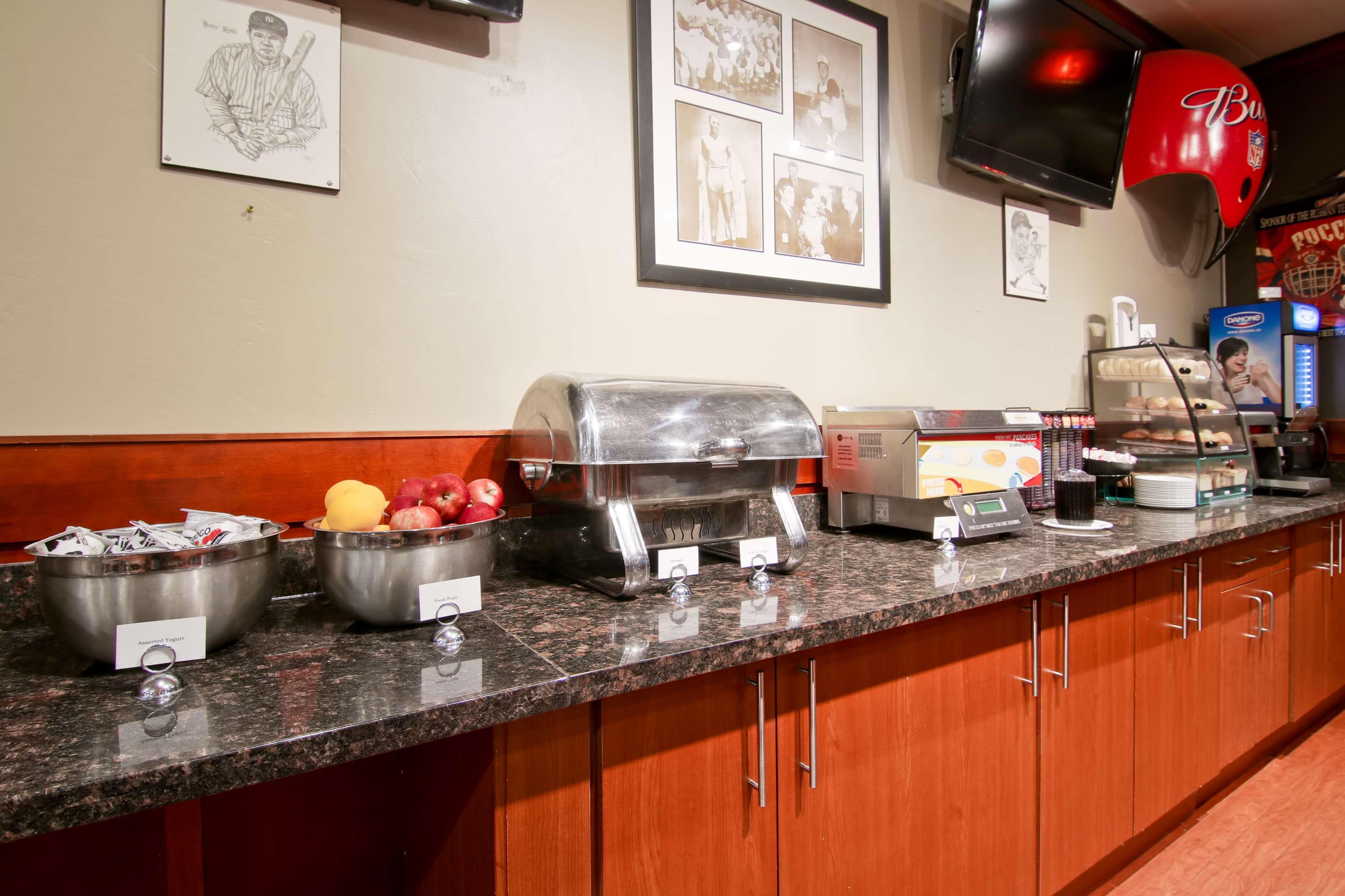 Best Western St Catharines Hotel & Conference Centre Sainte-Catherine Екстериор снимка