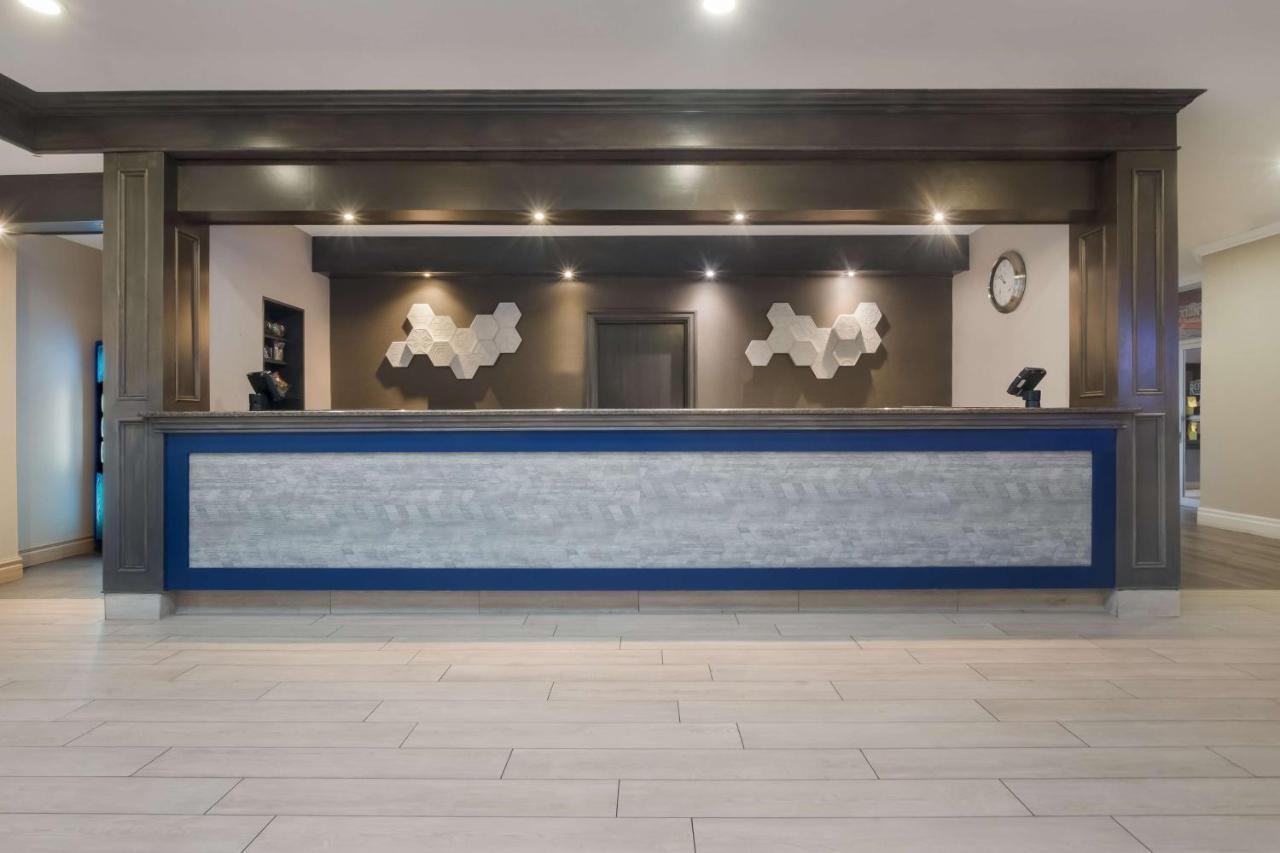 Best Western St Catharines Hotel & Conference Centre Sainte-Catherine Екстериор снимка
