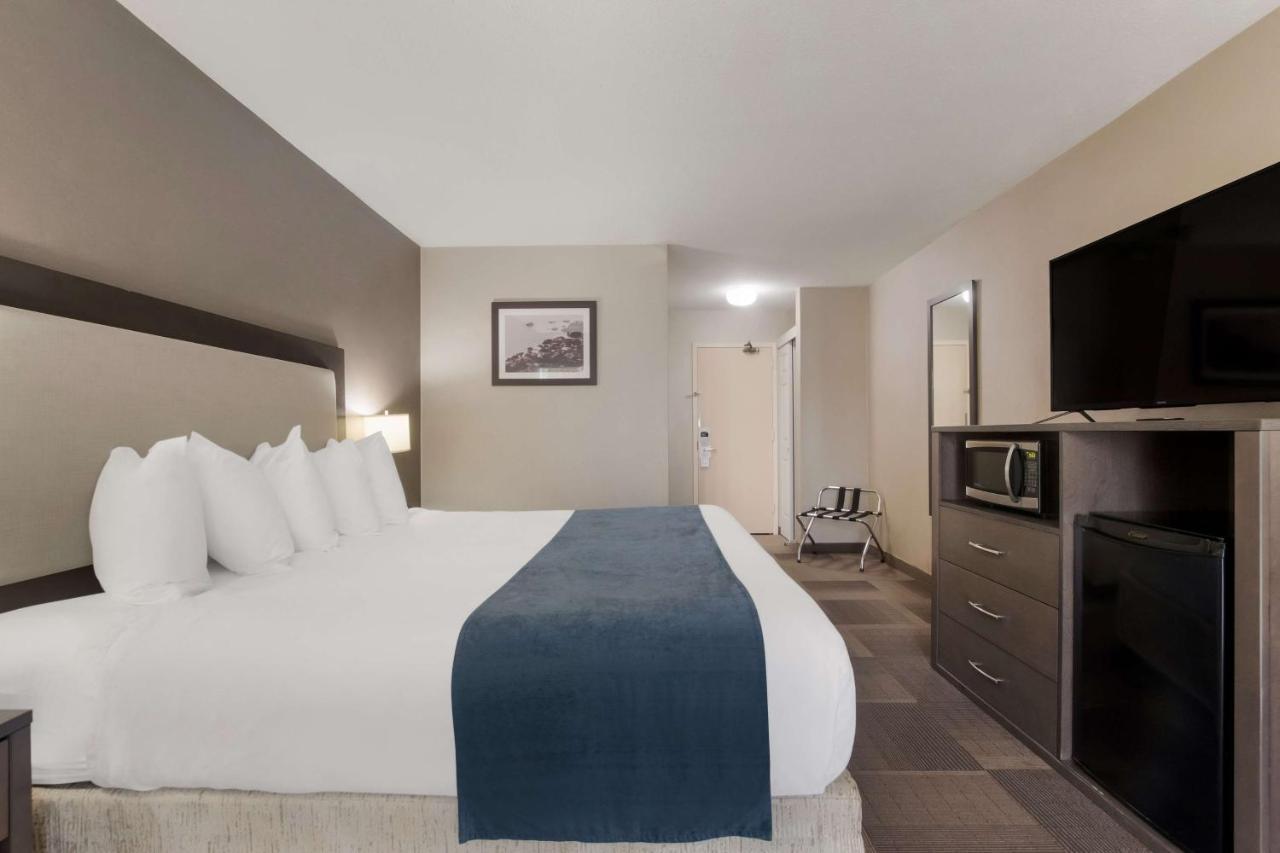 Best Western St Catharines Hotel & Conference Centre Sainte-Catherine Екстериор снимка