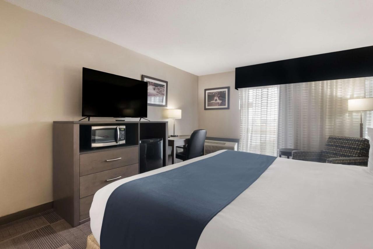 Best Western St Catharines Hotel & Conference Centre Sainte-Catherine Екстериор снимка