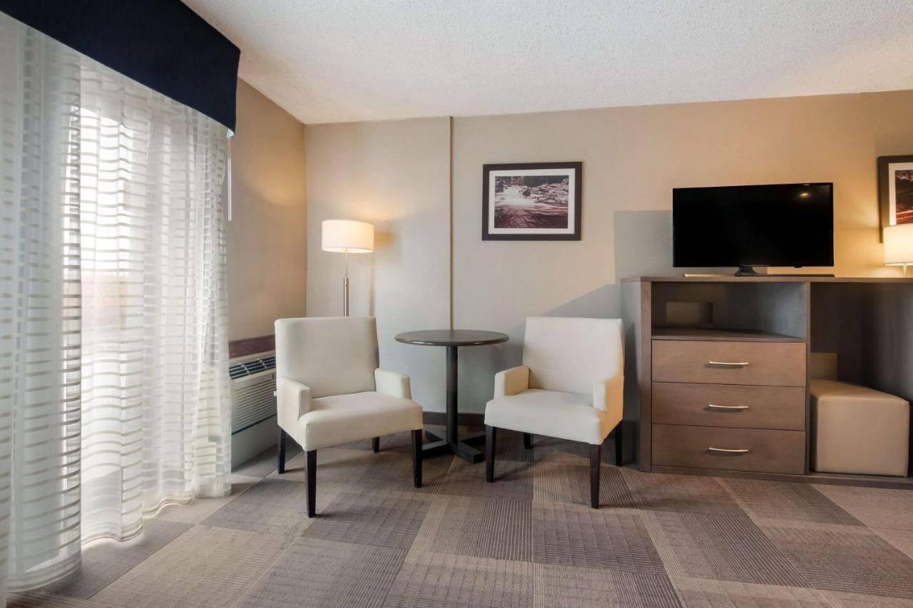 Best Western St Catharines Hotel & Conference Centre Sainte-Catherine Екстериор снимка