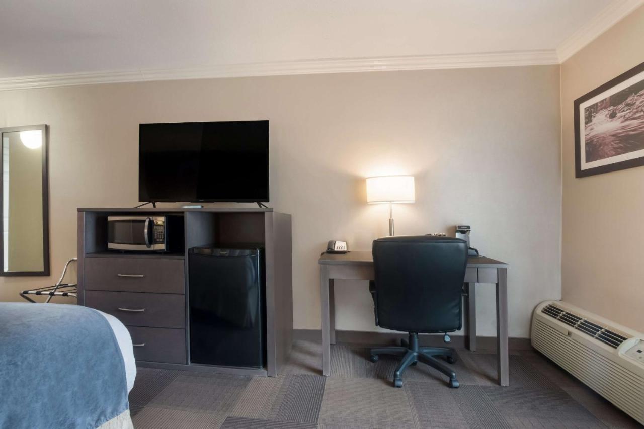 Best Western St Catharines Hotel & Conference Centre Sainte-Catherine Екстериор снимка